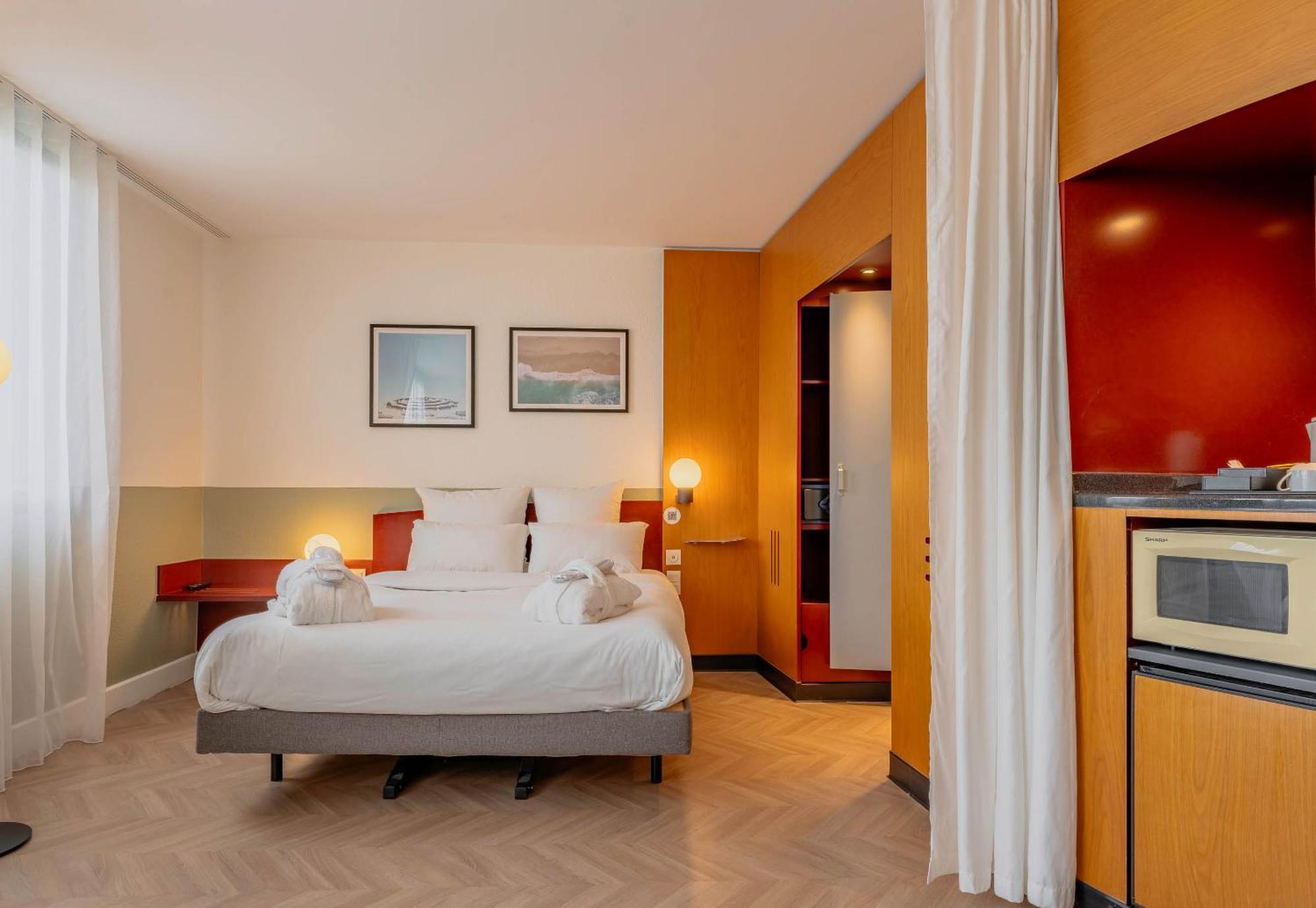 B&B Hotel Calais Terminal Cite Europe 4 Etoiles コケル エクステリア 写真