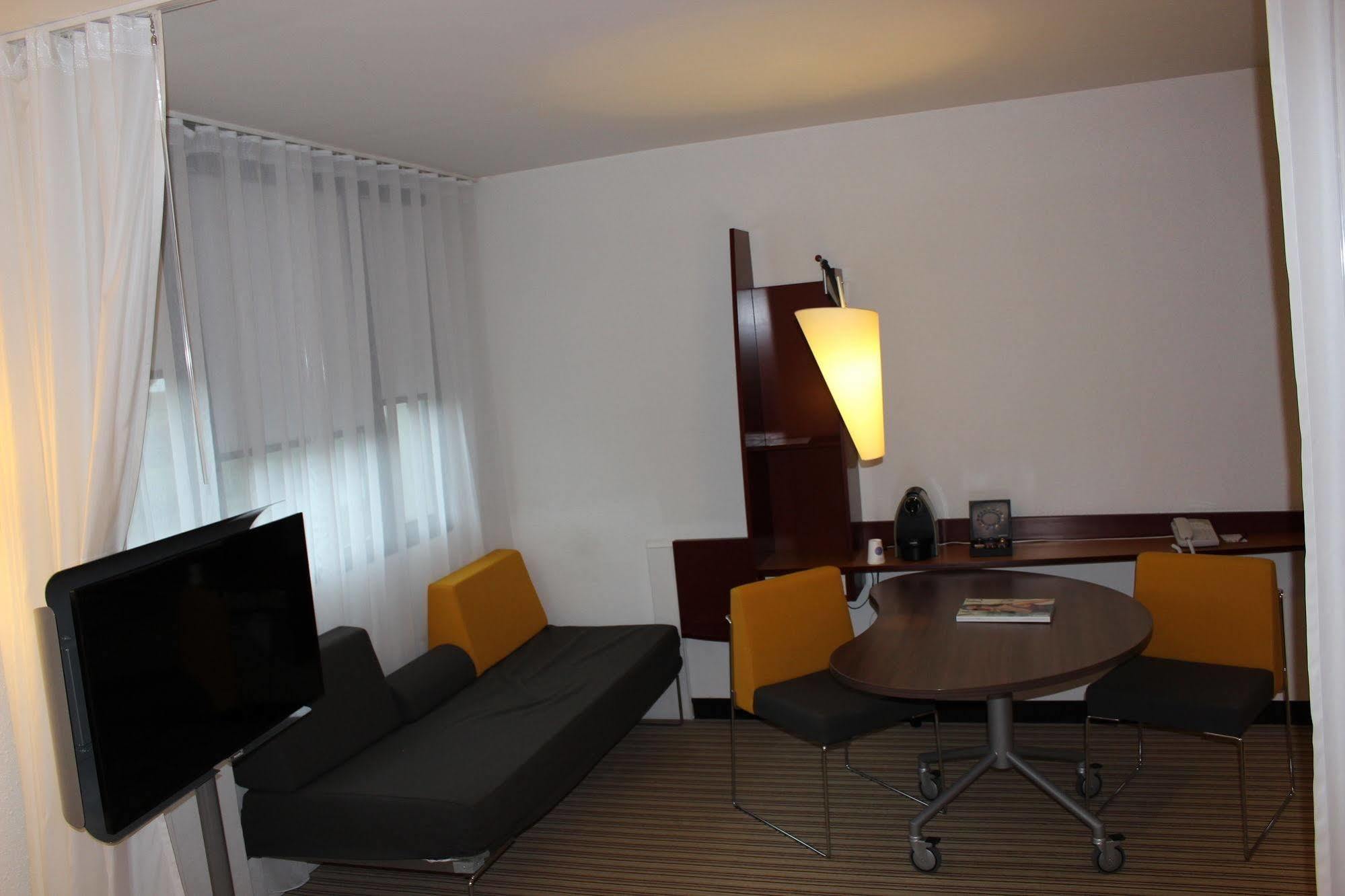 B&B Hotel Calais Terminal Cite Europe 4 Etoiles コケル エクステリア 写真
